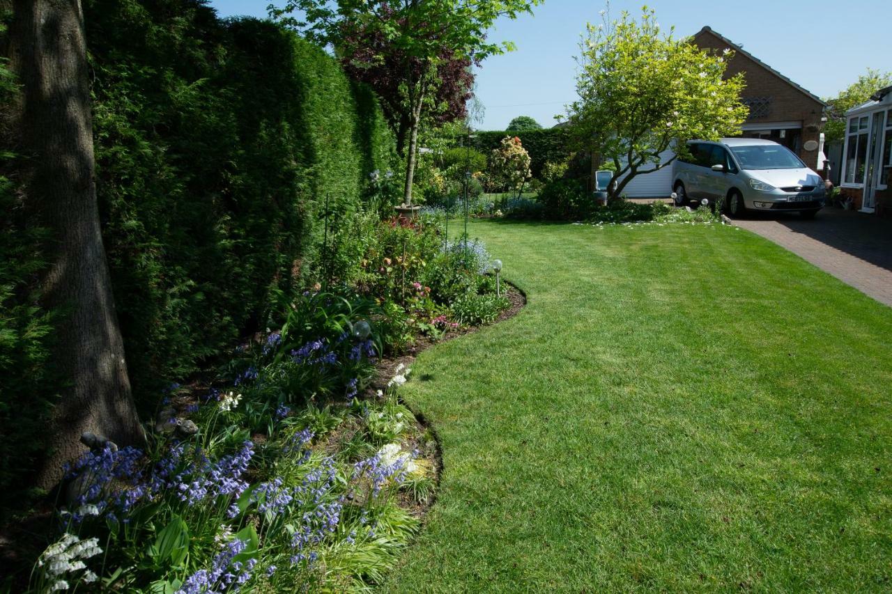 The Kiwi House Bed & Breakfast Sandbach Exterior photo