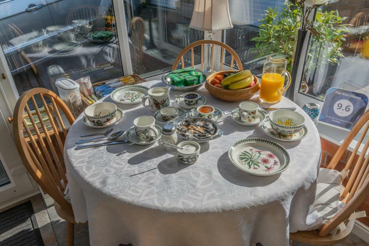 The Kiwi House Bed & Breakfast Sandbach Exterior photo